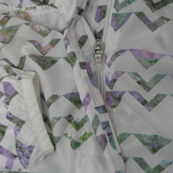 Champion Hooded Jacket Size XS Lightweight Travel Athleisure NWOT Geometric - Picture 5 of 8